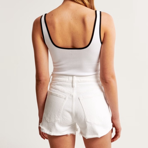 Abercrombie High Rise Mom Short - Picture 7 of 7